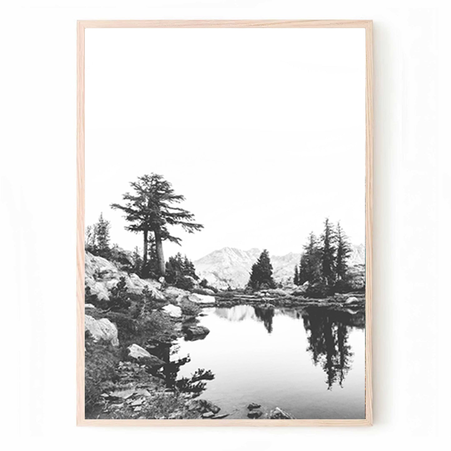 Grizzlybär auf Bergsee 3-teiliges Wandbild | Triptychon „Neblige Natur“