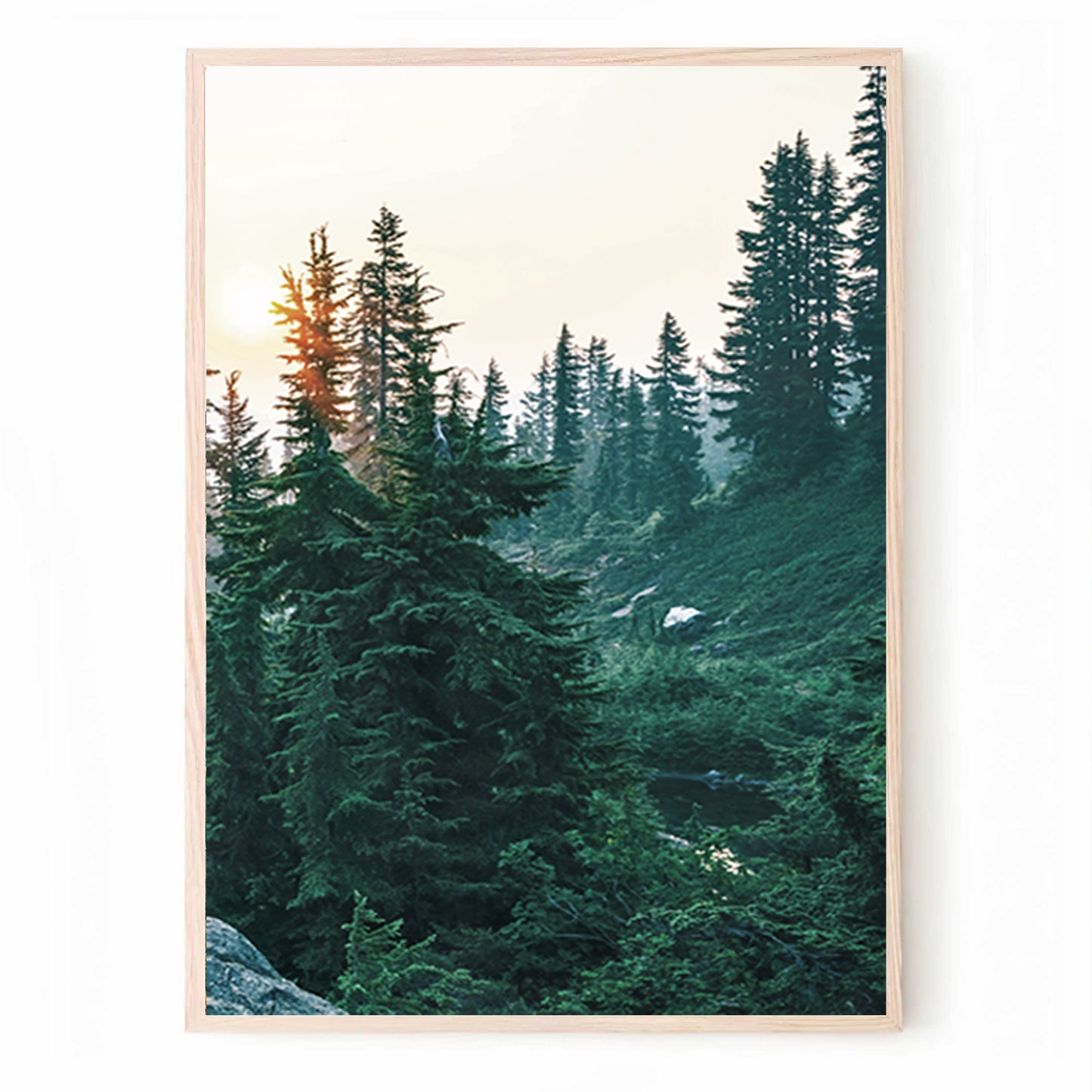 Décoration murale en 3 parties représentant un paysage de forêt brumeuse | Triptyque du lever du soleil dans la forêt nordique