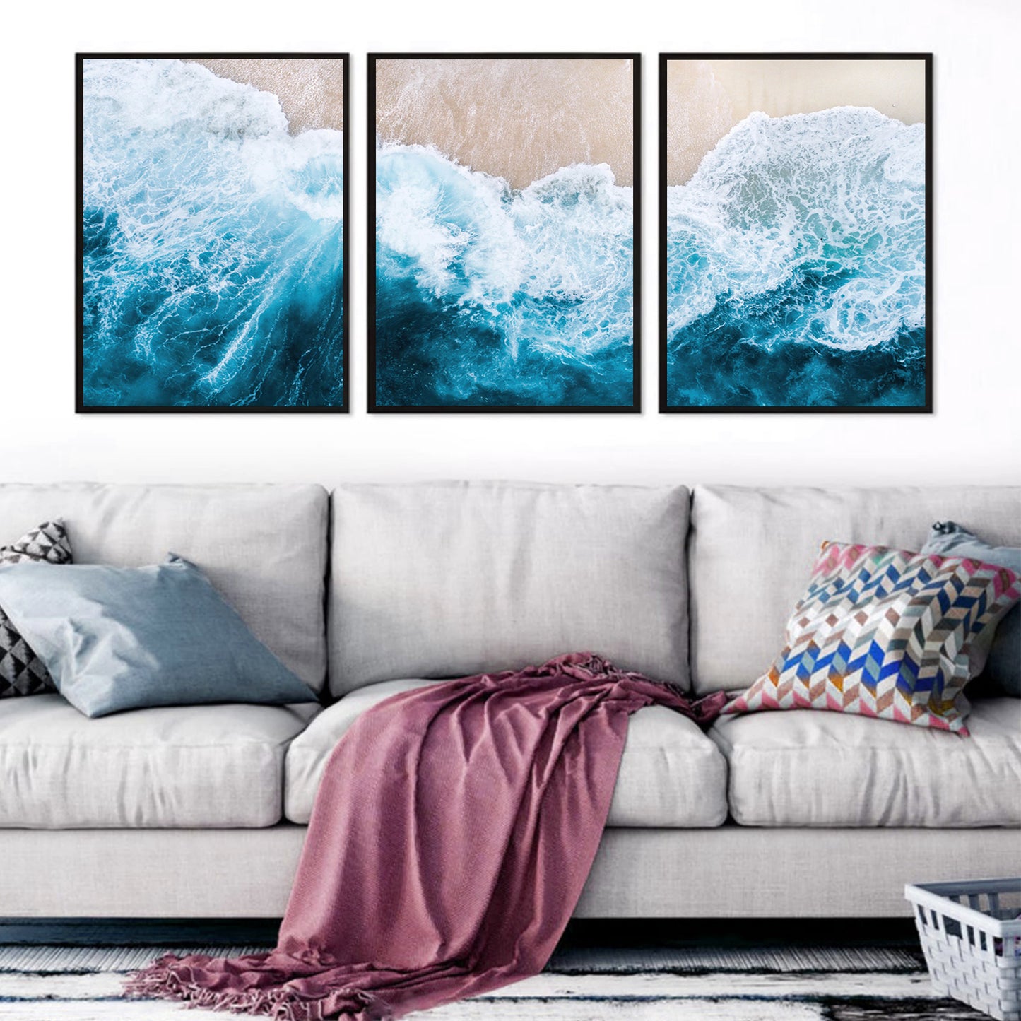 Ocean wave set in back color frames.