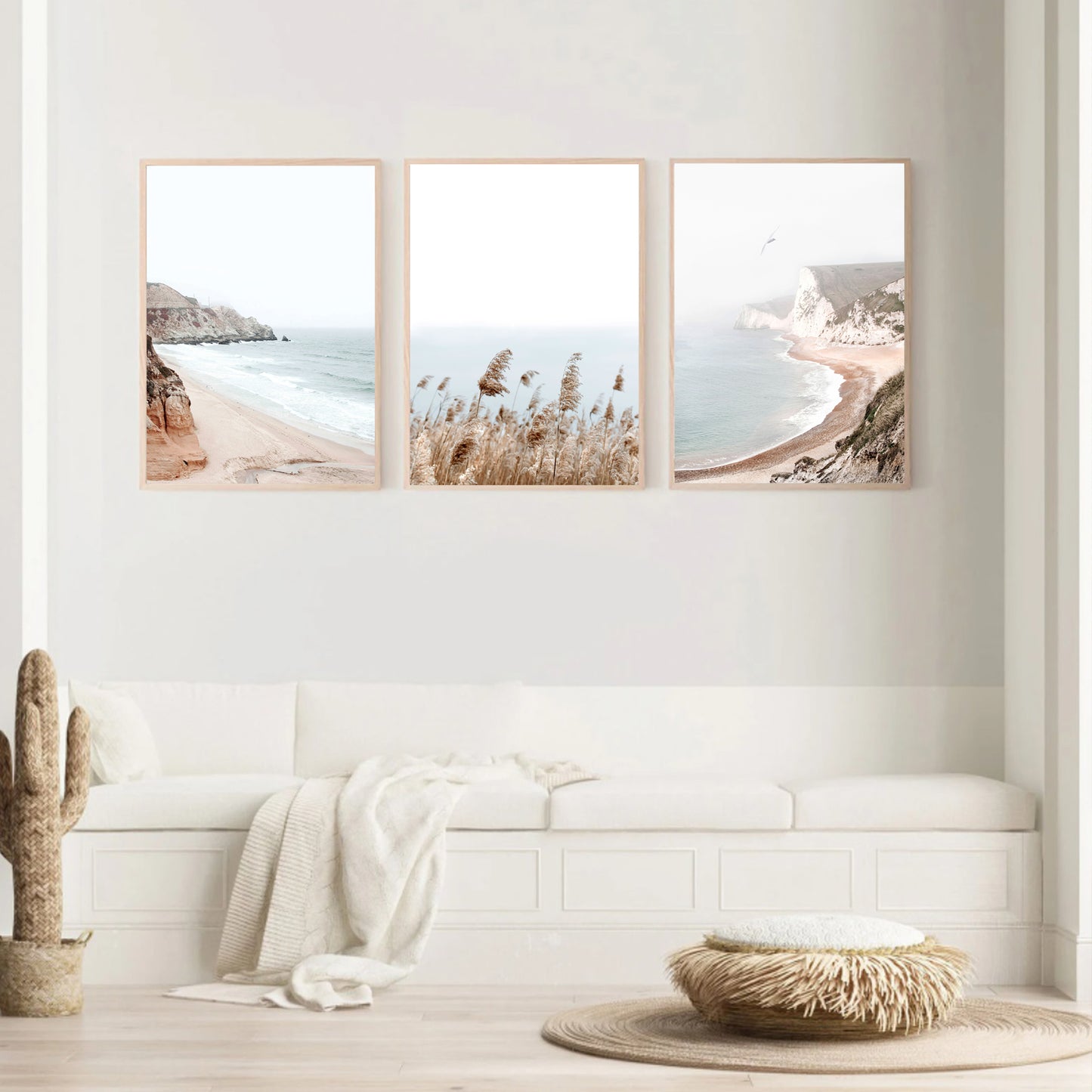 Wall art set for bright rooms.