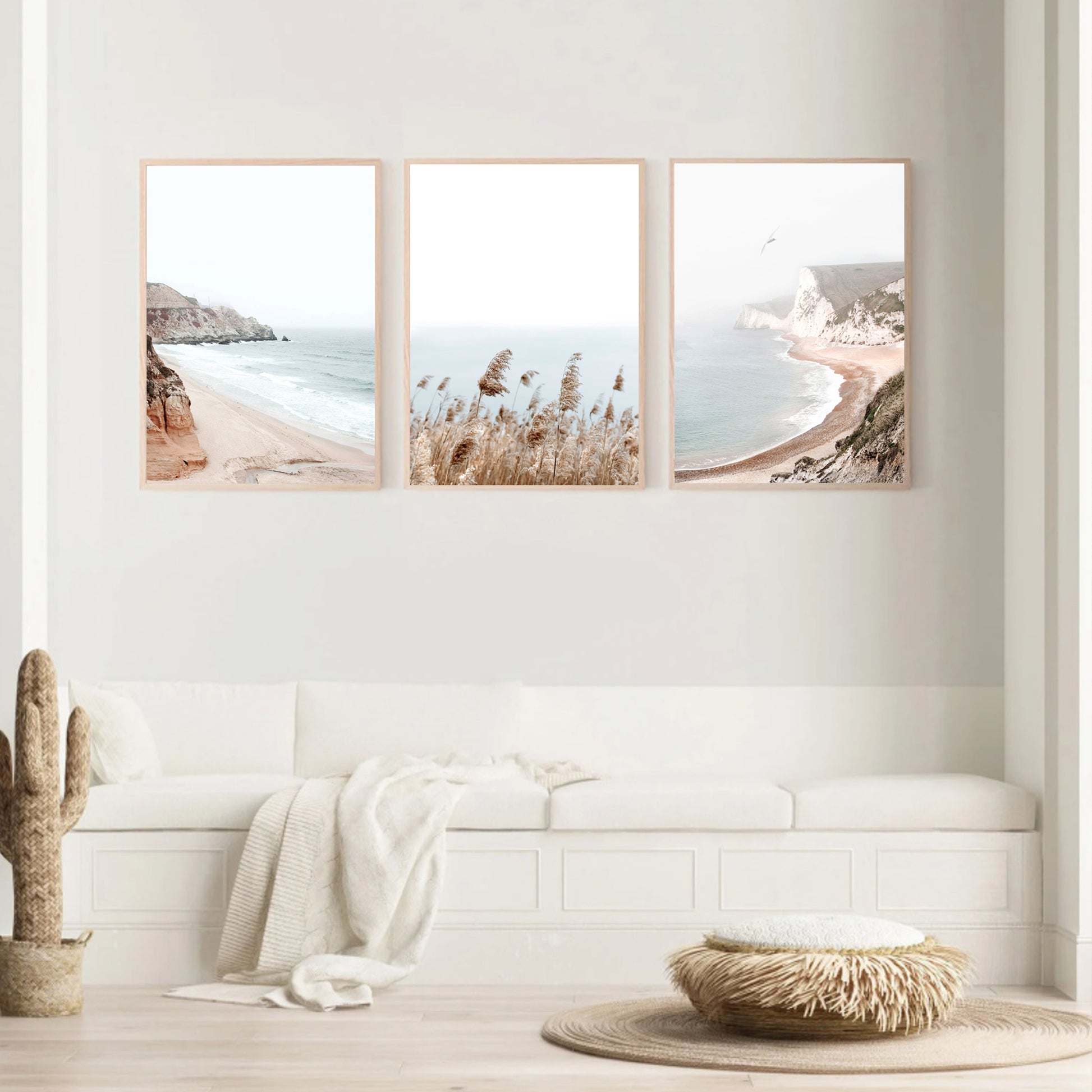 Wall art set for bright rooms.